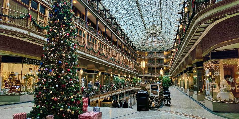A Guide to Planning Your Christmas Light Advertising Campaign